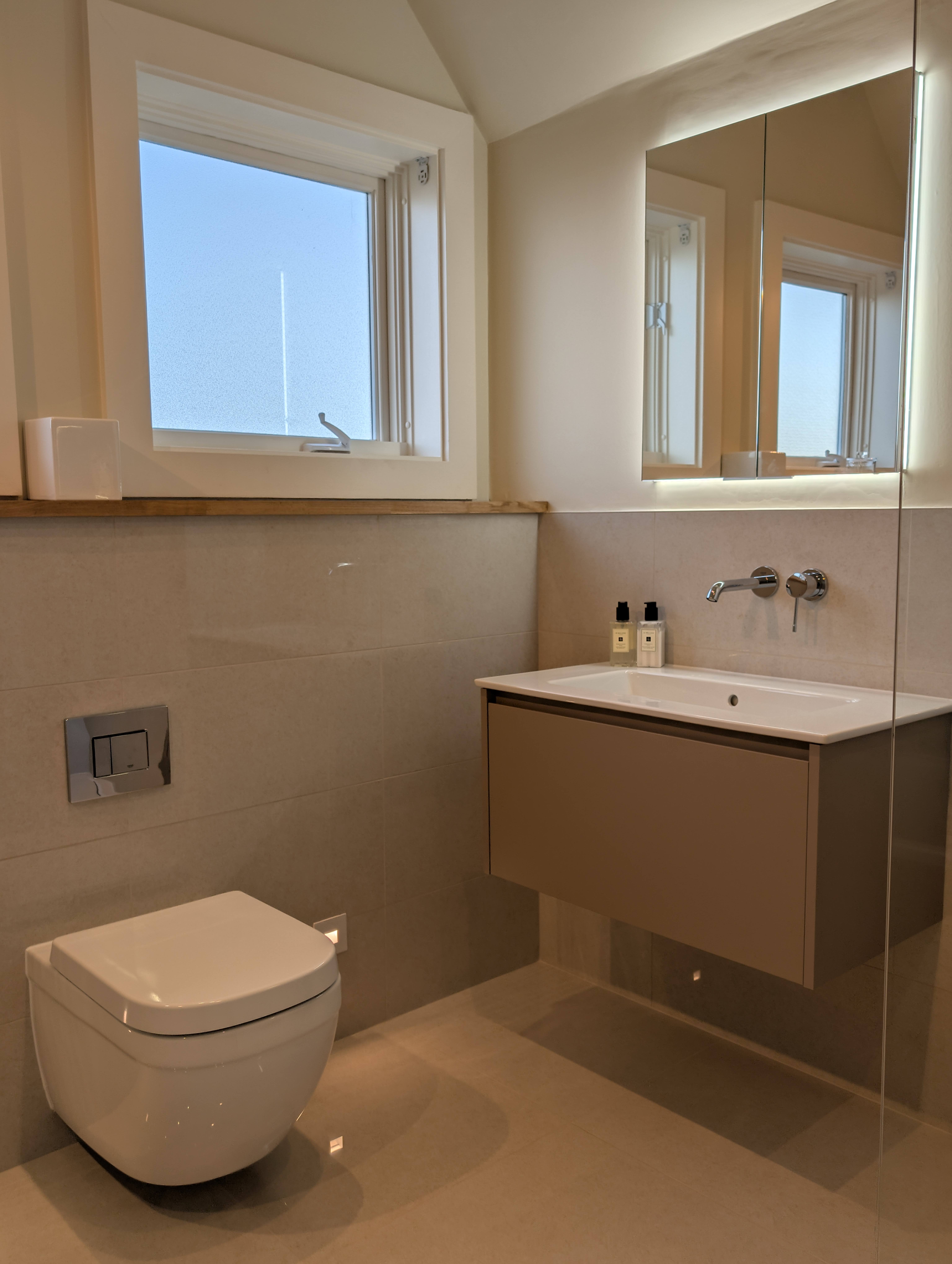 Calm, considered ensuite