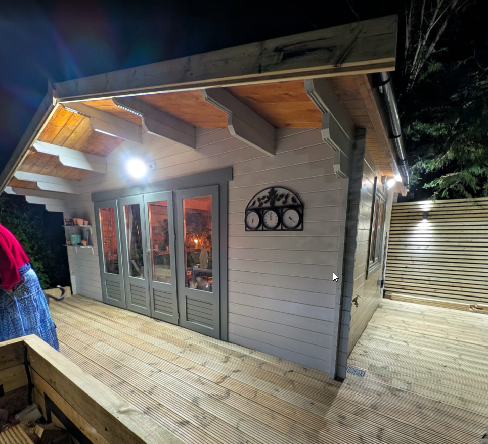 Outbuilding deck & lighting
